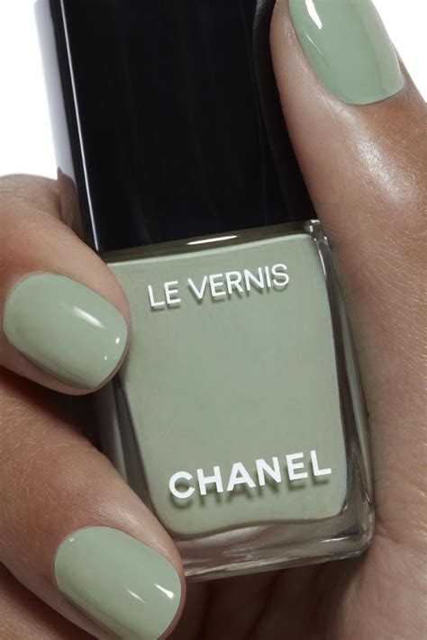 chanel nagellack grün gold|Chanel nail colours uk.